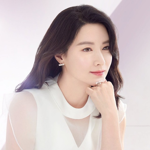 Lee Young Ae hé lộ ảnh hiếm quá khứ, "quốc bảo nhan sắc" xứ Hàn đây sao?- Ảnh 4.
