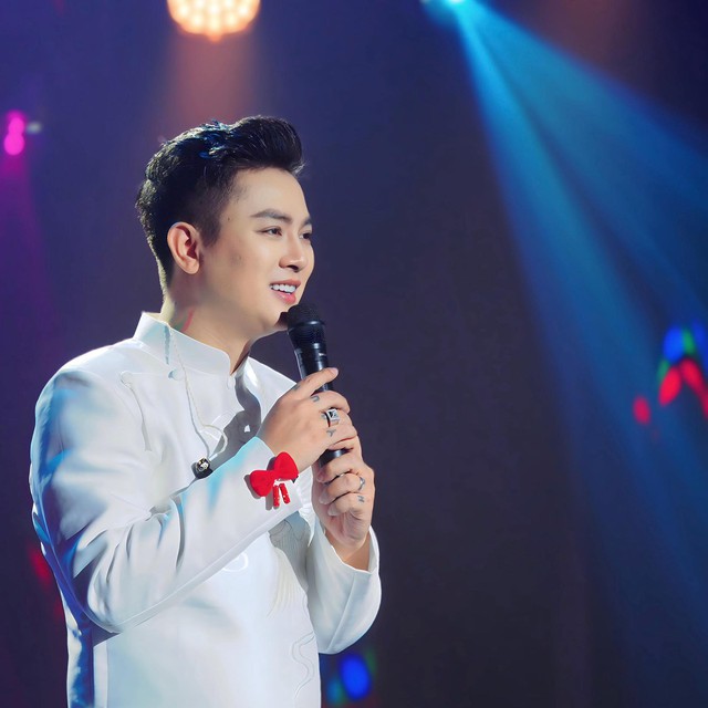 Ngôi sao miền Tây được khen hát hay hơn cả Sơn Tùng: Từng đắt show xuyên tỉnh, nay hết thời không có gì ngoài scandal- Ảnh 5.