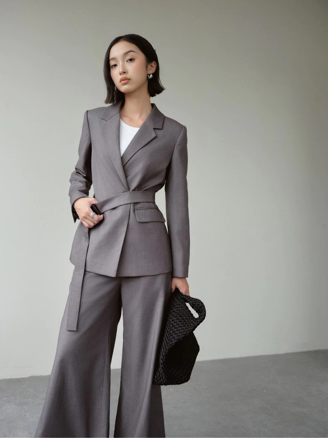 Người phụ nữ Nhật 56 tuổi hot nhất Instagram: Tóc ngắn, mặc sang, khí chất ngang hàng minh tinh thế giới- Ảnh 12.