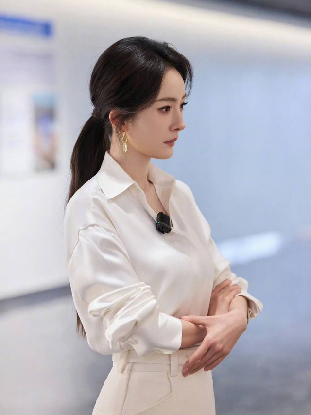 "Dương Mịch học kém nhất nhà, ở gia đình tôi, không thi đỗ Thanh Hoa chính là ngốc"- Ảnh 1.