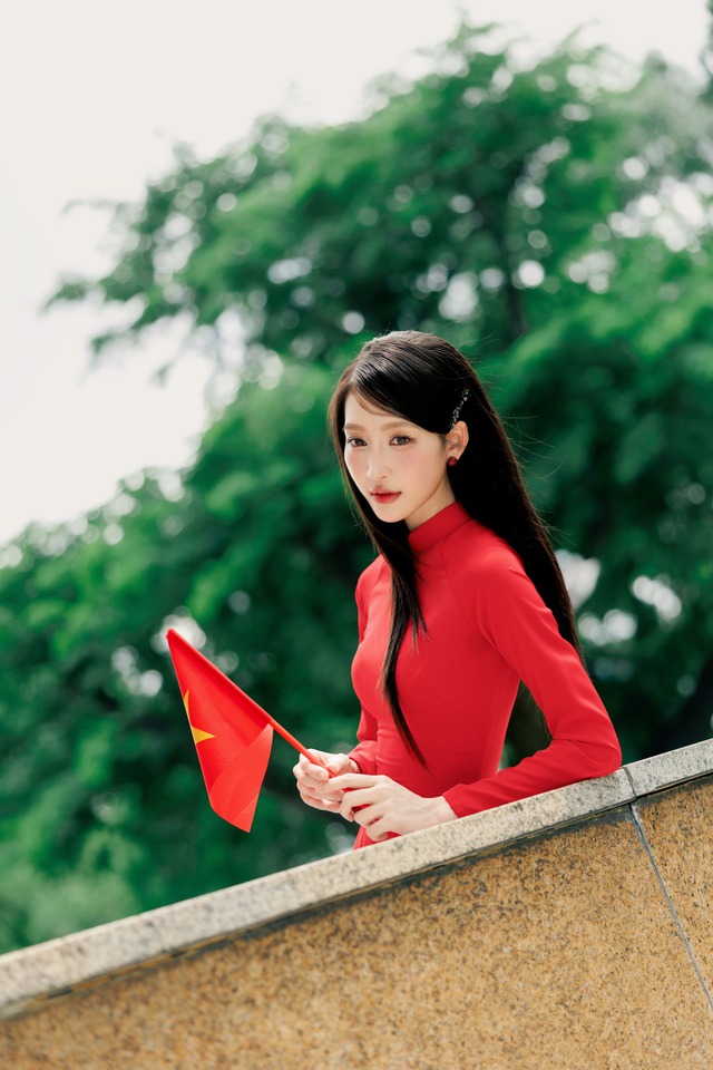 1 Em Xinh ký tên thôi cũng viral quốc tế ầm ầm, visual thế này bảo sao fan nước ngoài tới xem concert bằng được- Ảnh 5.