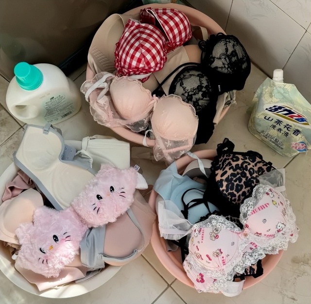 5 thứ cho vào máy giặt không khác "ném tiền qua cửa sổ": Hỏng máy, người còn dễ sinh bệnh!- Ảnh 5.
