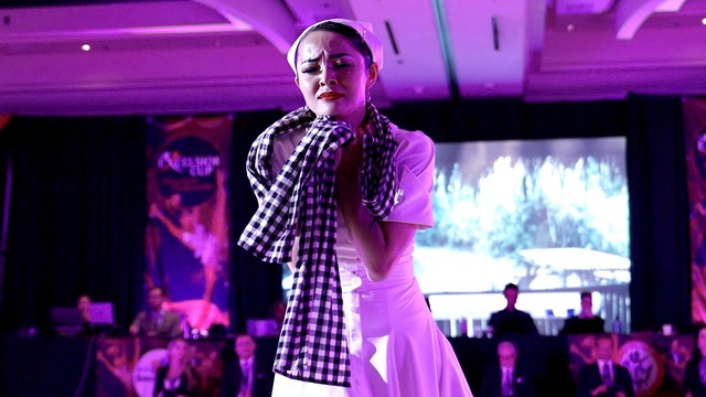 Điều khiến bạn diễn của Phan Hiển "nổi da gà" khi thể hiện màn dancesport chủ đề kháng chiến chống Mỹ trên chính đất Mỹ- Ảnh 2.