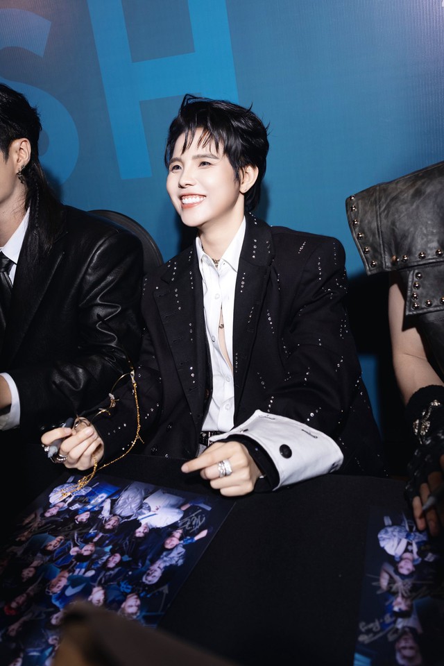 1 nhân vật “tàng hình” trong MV chủ đề, vocalist bị rapper áp đảo để lộ điểm yếu của Anh Trai Say Hi mùa 2- Ảnh 4.