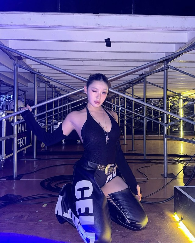 Tìm ra danh tính tình tin đồn của V (BTS), được lòng fan hơn cả Jennie?- Ảnh 6.