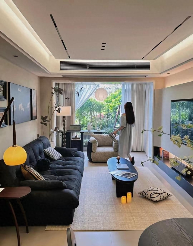Chồng bác sĩ vợ tiếp viên: Cải tạo nhà thành không gian sống chill, nơi mọi bão giông đều dừng chân sau cánh cửa!- Ảnh 1.