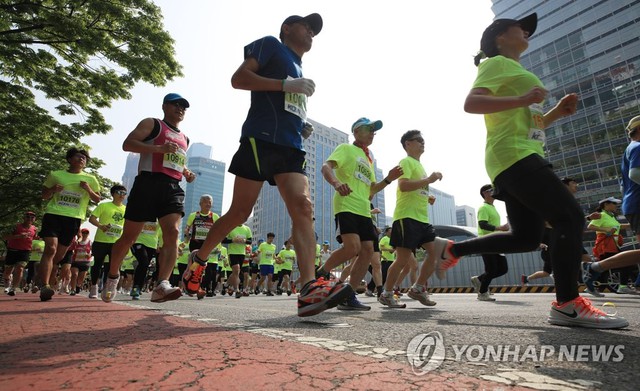 "Người phụ nữ thép" 62 tuổi và 113 lần chinh phục đường chạy marathon: "Tôi muốn chạy bộ đến khi nào còn có thể"- Ảnh 3.