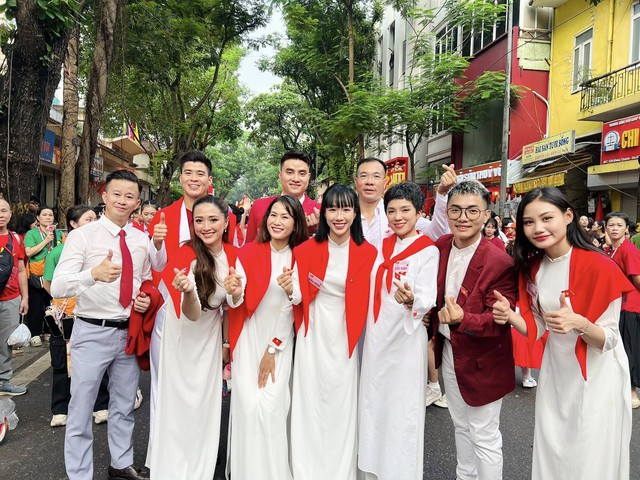 Tinh tú của thể thao Việt Nam hân hoan, tự hào giữa Quảng trường Ba Đình lịch sử ngày Đại lễ 2/9- Ảnh 2.