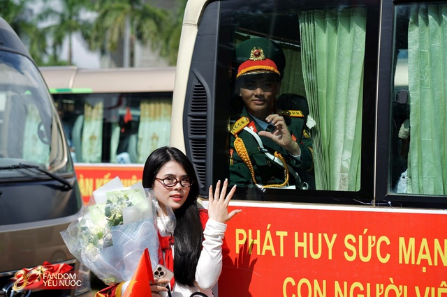 Chuyện tình “hết A80 anh cầu hôn em” của chiến sĩ Khối Hậu cần và người yêu gây bão mạng- Ảnh 1.