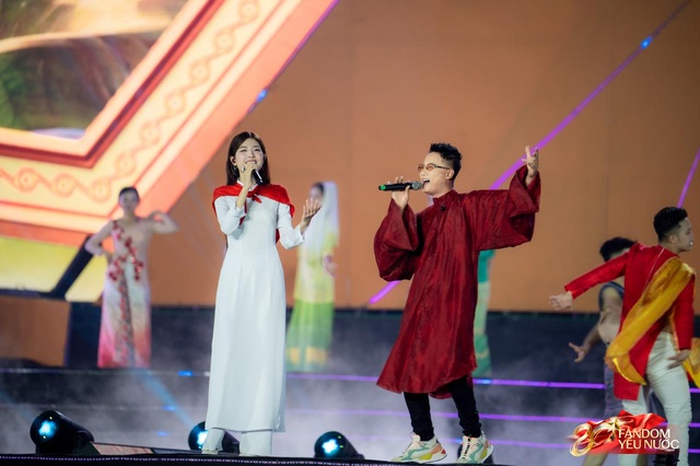 Phát hiện Bạch Nguyệt Quang tại Concert Quốc Gia đặc biệt: Visual sáng bừng không cần filter, đẹp đến nổi hết da gà- Ảnh 10.