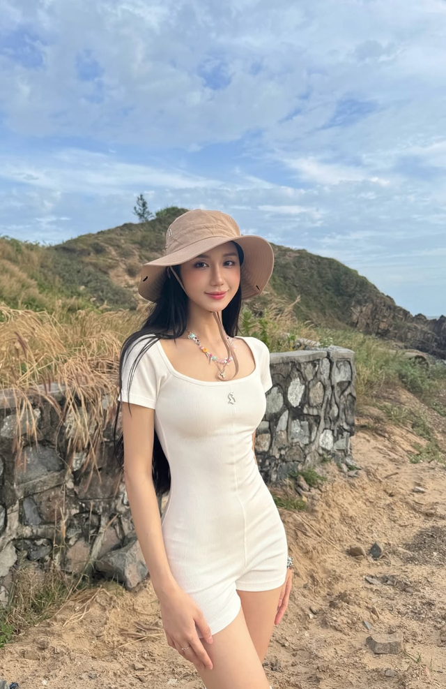 Thoát vibe "nàng thơ", Mina Young lên đồ "đốt mắt" fan, khoe visual đỉnh cao- Ảnh 3.
