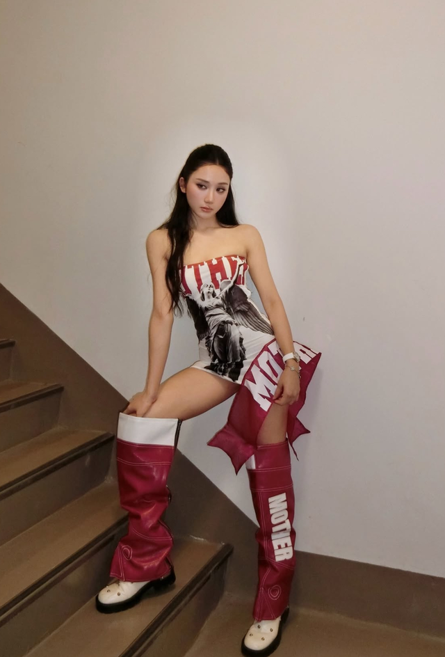 Thoát vibe "nàng thơ", Mina Young lên đồ "đốt mắt" fan, khoe visual đỉnh cao- Ảnh 5.