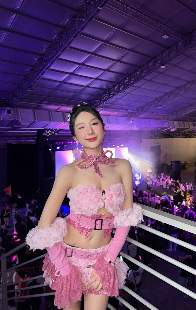 Thoát vibe "nàng thơ", Mina Young lên đồ "đốt mắt" fan, khoe visual đỉnh cao- Ảnh 9.