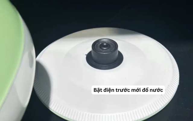 Hết cứu nổi 5 lỗi tày trời khi dùng ấm nước siêu tốc: Tuổi thọ tụt dốc, còn dễ sinh bệnh- Ảnh 3.