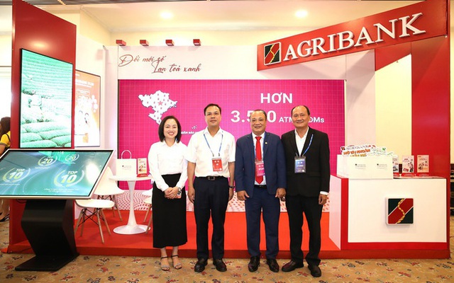 Agribank khẳng định vị thế tiên phong trong kỷ nguyên số tại Diễn đàn Ngân hàng Bán lẻ Việt Nam 2025- Ảnh 1.