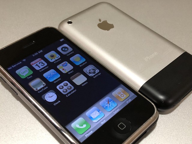 3 chiếc iPhone đã trở thành huyền thoại, Gen Z hay Alpha bây giờ làm sao biết iPhone đã từng đẹp như thế nào!- Ảnh 3. 3 chiếc iPhone đã trở thành huyền thoại, Gen Z hay Alpha bây giờ làm sao biết iPhone đã từng đẹp như thế nào!- Ảnh 3.
