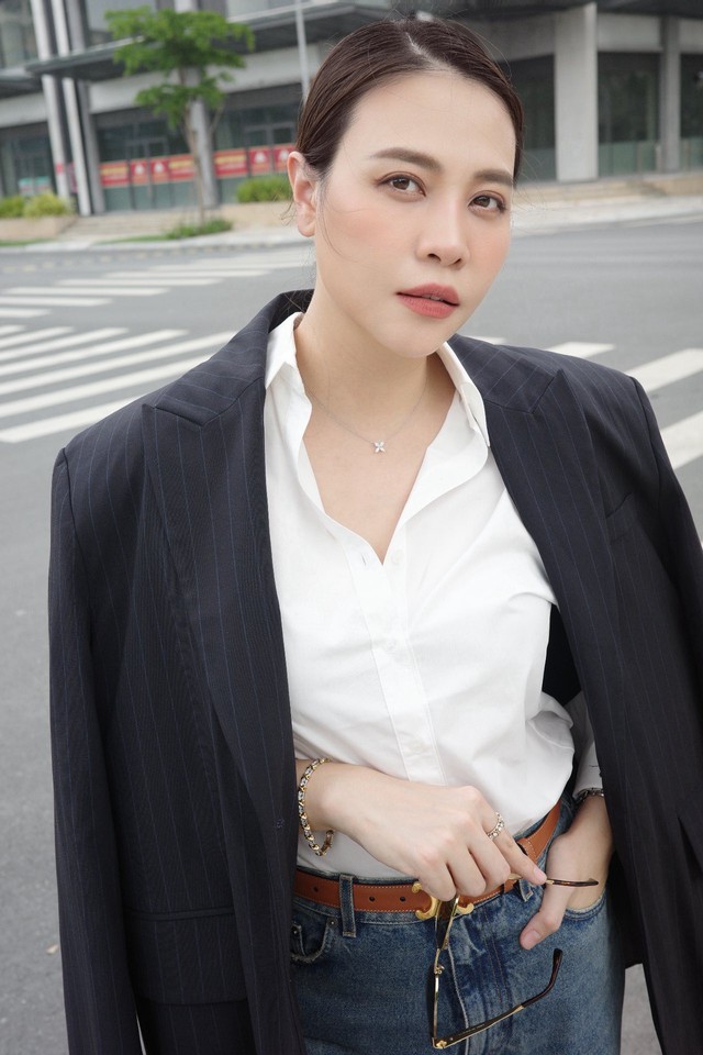 Mỹ nhân Việt bỏ showbiz làm dâu hào môn: Lấy chồng đại gia ai cũng biết mặt, có dàn siêu xe trăm tỷ- Ảnh 4.