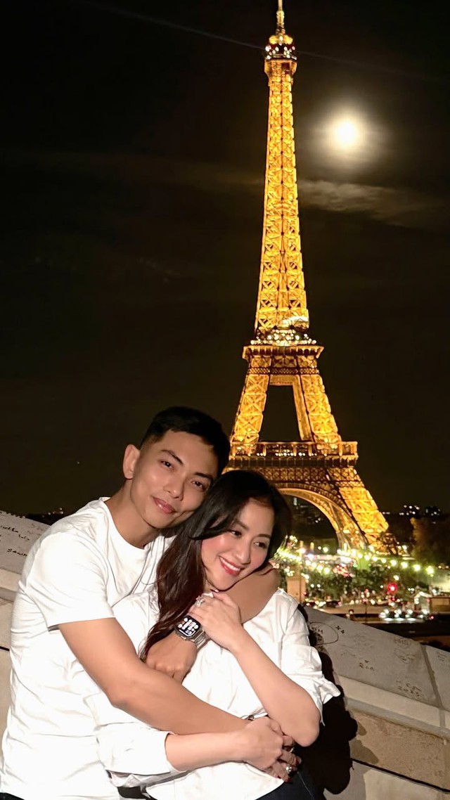 Phan Hiển khoe kho "vàng" vô giá cùng Khánh Thi nhưng xem đến cuối ai cũng bật cười vì một hành động- Ảnh 3.