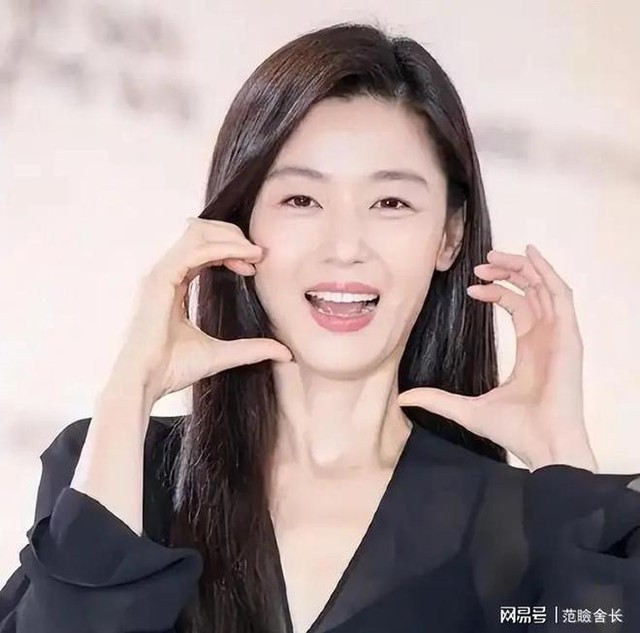 "Mợ chảnh" Jeon Ji Hyun đang giẫm lên chính vết xe đổ của Jang Na Ra 16 năm về trước- Ảnh 3. "Mợ chảnh" Jeon Ji Hyun đang giẫm lên chính vết xe đổ của Jang Na Ra 16 năm về trước- Ảnh 3.