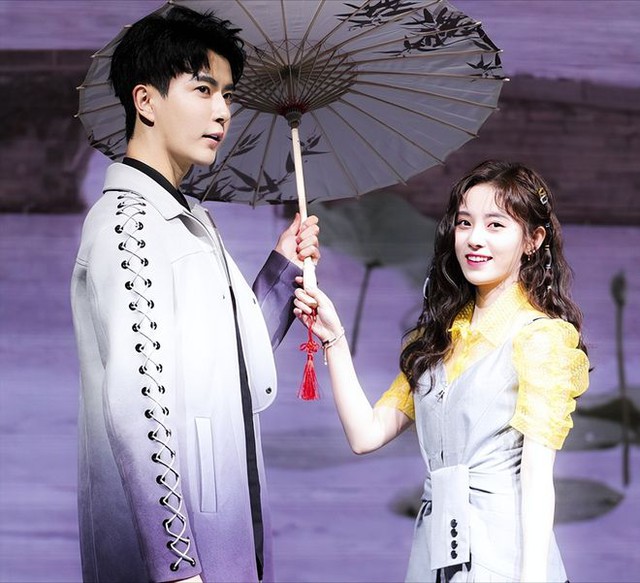 “Mỹ nữ 4000 năm” bất ngờ bị cuốn vào drama sau cái chết ngã lầu cực bí ẩn của Vu Mông Lung- Ảnh 4. “Mỹ nữ 4000 năm” bất ngờ bị cuốn vào drama sau cái chết ngã lầu cực bí ẩn của Vu Mông Lung- Ảnh 4.