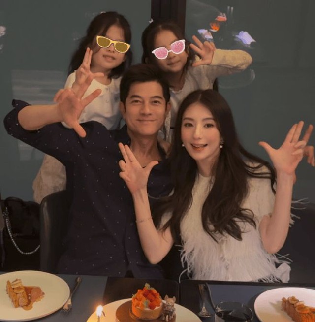 “Thánh keo kiệt” showbiz quay ngoắt 180 độ khi vợ mang bầu con trai!- Ảnh 2. “Thánh keo kiệt” showbiz quay ngoắt 180 độ khi vợ mang bầu con trai!- Ảnh 2.