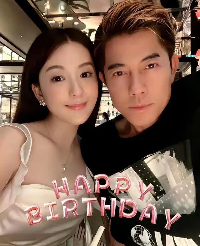 “Thánh keo kiệt” showbiz quay ngoắt 180 độ khi vợ mang bầu con trai!- Ảnh 3. “Thánh keo kiệt” showbiz quay ngoắt 180 độ khi vợ mang bầu con trai!- Ảnh 3.
