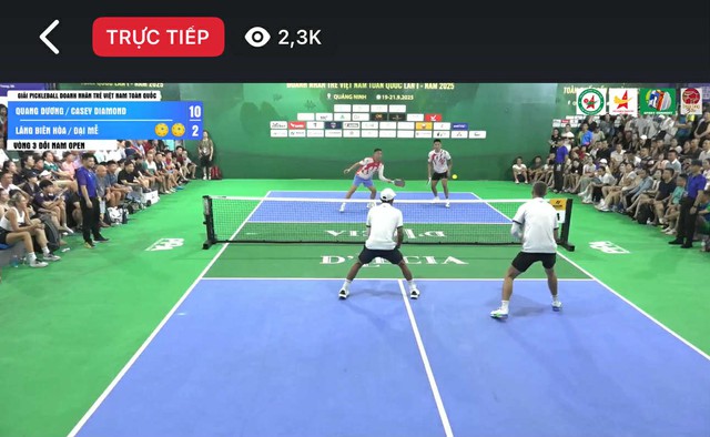 Quang Dương pickleball hot quá, cứ thi đấu là hút hàng nghìn lượt xem- Ảnh 1.