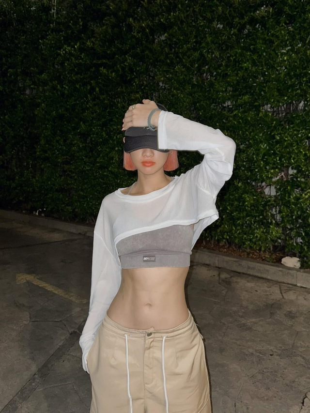 Nhan sắc bất chấp mặt mộc, hot girl vòng eo 56 tự tin "gây thương nhớ"- Ảnh 4. Nhan sắc bất chấp mặt mộc, hot girl vòng eo 56 tự tin "gây thương nhớ"- Ảnh 4.