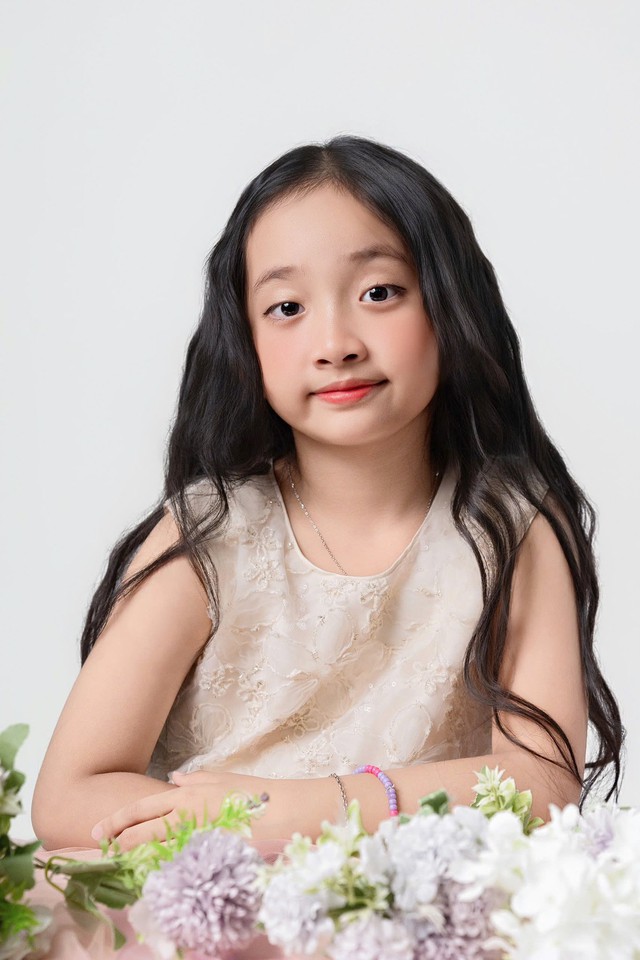 "Mợ chảnh" nhà Khánh Thi-Phan Hiển: Sinh non chưa tới 2kg, nay 7 tuổi xinh như công chúa, không muốn theo nghề của bố mẹ- Ảnh 1.