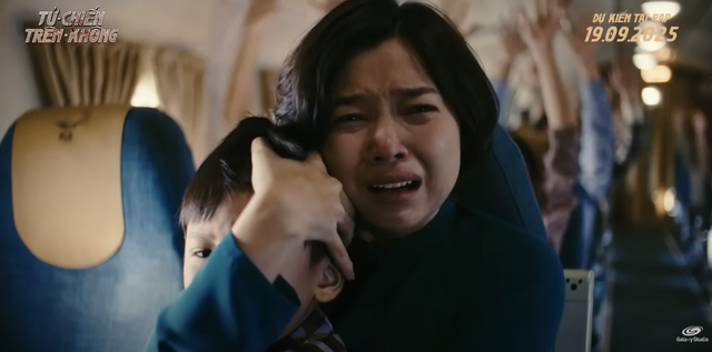 1 mỹ nhân của Tử Chiến Trên Không "lộ" nhan sắc ngoài đời và tuổi tác thật khiến khán giả sốc hơn cả phim- Ảnh 2.
