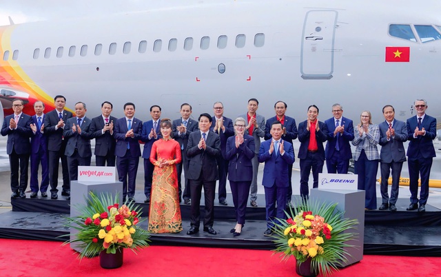 Chủ tịch nước chứng kiến Vietjet nhận bàn giao tàu bay Boeing đầu tiên- Ảnh 1.