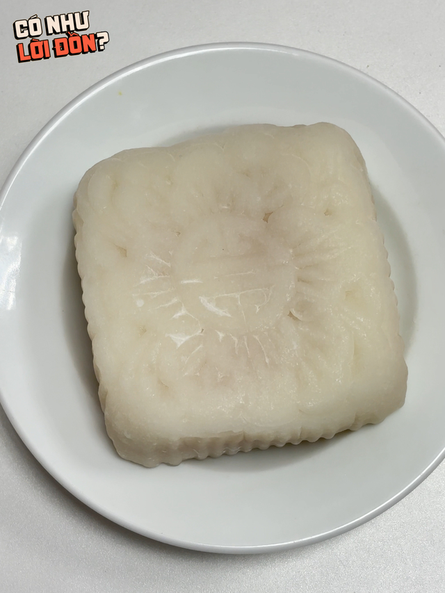 Review bánh dẻo trứng muối "thị phi": Quá buồn vì vị ngọt lấn át tất cả, bánh đến tay cũng chả còn nguyên- Ảnh 4.