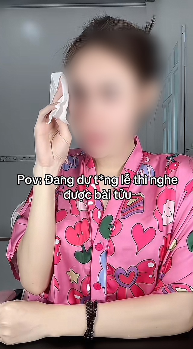 Phản cảm với trò "câu view" bất chấp, TikToker cợt nhả, đu trend thiếu văn hóa- Ảnh 5.