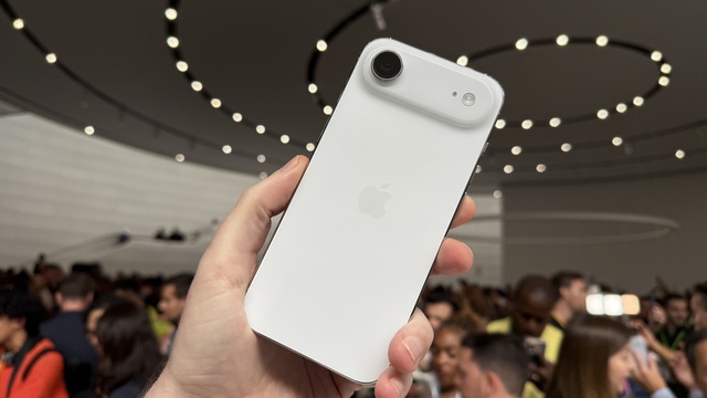 "Mổ bụng" iPhone Air: Mẫu iPhone mỏng nhất của Apple, dễ sửa chữa nhưng giá "chát" - Ảnh 3.