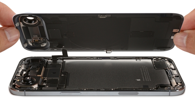 "Mổ bụng" iPhone Air: Mẫu iPhone mỏng nhất của Apple, dễ sửa chữa nhưng giá "chát" - Ảnh 1.