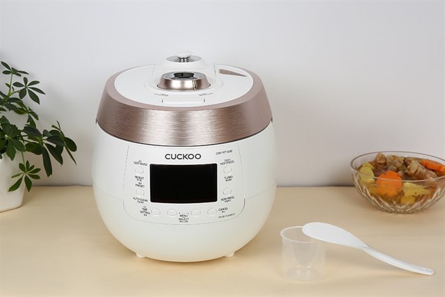 So sánh 3 mẫu nồi cơm điện đáng mua nhất 2025: Toshiba, Cuckoo, Sharp - Ai xứng đáng là "vua" trong bếp nhà bạn?- Ảnh 2.