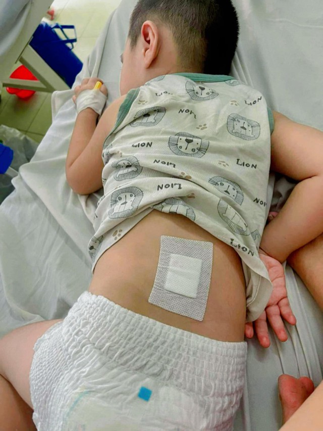 Mẹ bỉm chia sẻ hành trình cùng con vượt qua viêm màng não: Không chủ quan và đừng xem nhẹ linh cảm của người mẹ- Ảnh 1.