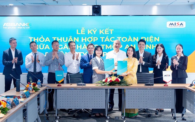 ABBANK hợp tác MISA, thúc đẩy hệ sinh thái tài chính số cho doanh nghiệp SME- Ảnh 1.