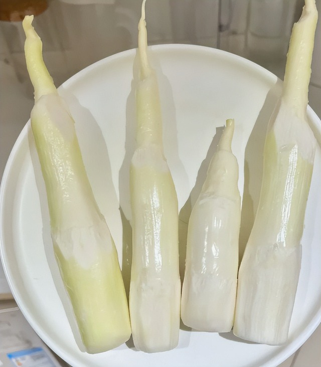 4 loại rau củ dễ bị "phù phép" bằng hóa chất, càng đẹp càng độc hại- Ảnh 1.