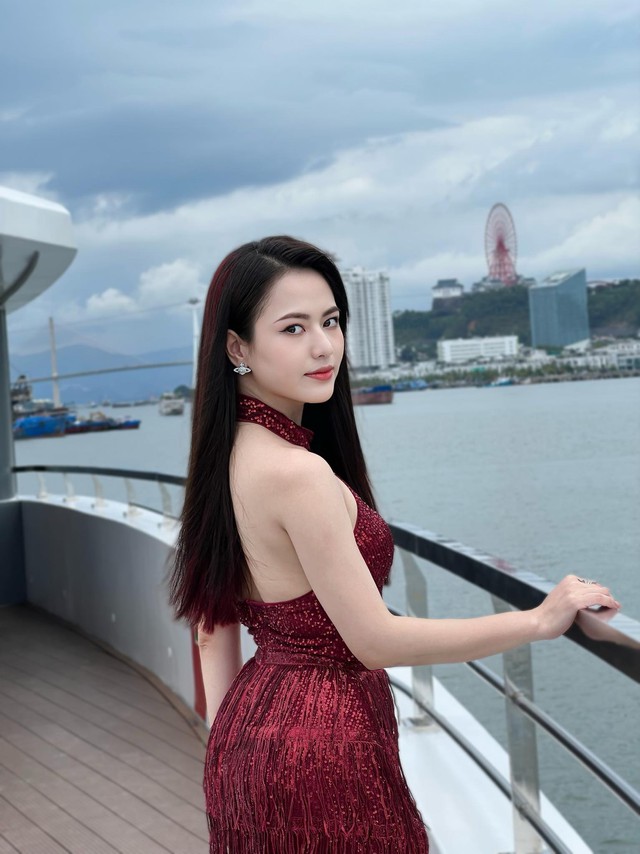 Đời thực xinh nhất của "cô hàng xóm" đã có chồng vẫn khiến tổng tài sở hữu du thuyền si mê- Ảnh 12.