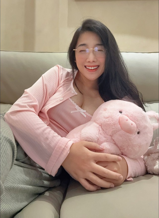 Hot girl TikTok khoe vóc dáng, khiến fan đồng lòng "mặc kệ, nhắm mắt yêu luôn"!- Ảnh 3.