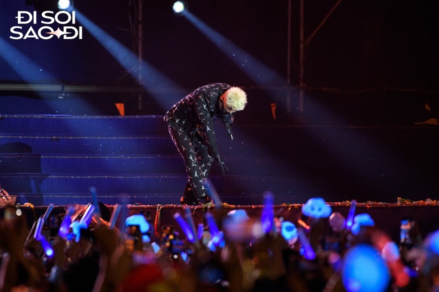Sơn Tùng M-TP “đảo ngói” trắng thành thần nhưng lại giống G-Dragon nữa rồi!- Ảnh 15.
