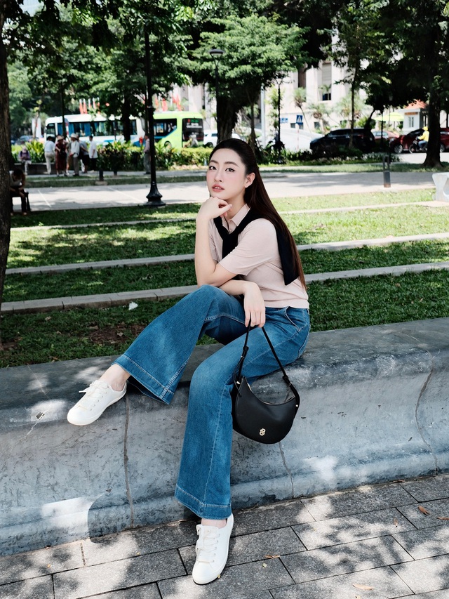 10 set quần jeans mùa thu sành điệu xuất sắc từ các mỹ nhân Việt- Ảnh 8.