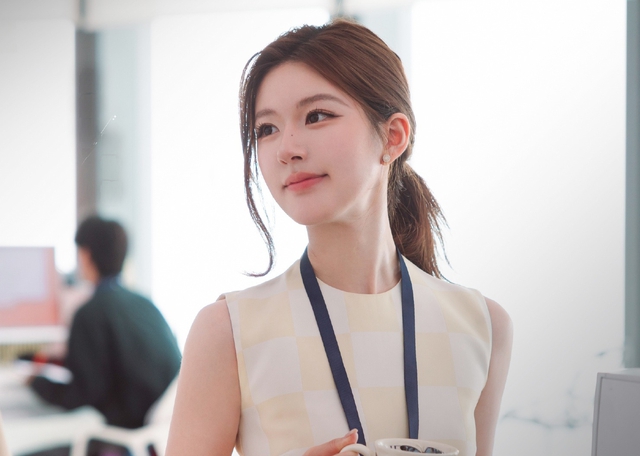 Diễn kém và thiếu khí chất minh tinh, Triệu Lệ Dĩnh lép vế trước “bản sao”- Ảnh 8.