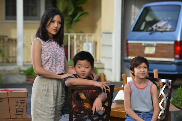 “Mẹ ơi, tại sao bạn mặc đồ hiệu, còn con mặc quần áo rẻ tiền?” – Người mẹ trả lời 1 câu QUÁ HAY!- Ảnh 1.