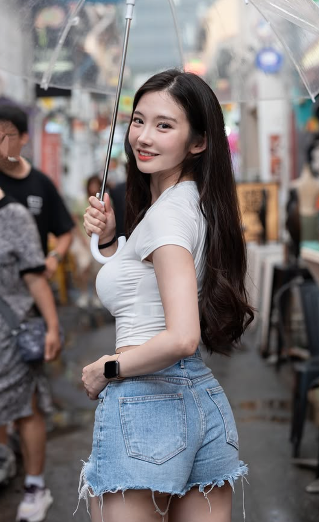 Dụi mắt ngắm nhan sắc hiện tại của cô "bạn gái hiểu chuyện", ngày càng táo bạo, diện mạo khác xa hồi mới nổi- Ảnh 3.