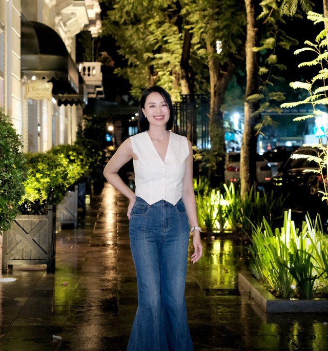 Hồng Diễm được khen không ngớt về nhan sắc tuổi 42, phong cách thời trang cực trẻ trung và thanh lịch- Ảnh 10.