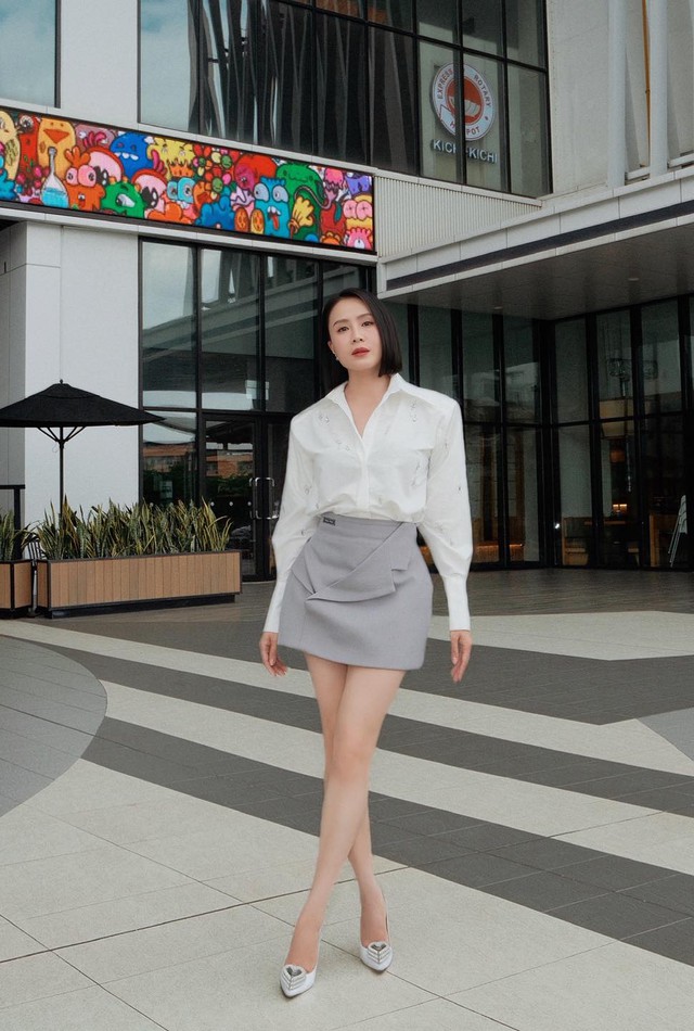 Hồng Diễm được khen không ngớt về nhan sắc tuổi 42, phong cách thời trang cực trẻ trung và thanh lịch- Ảnh 7.