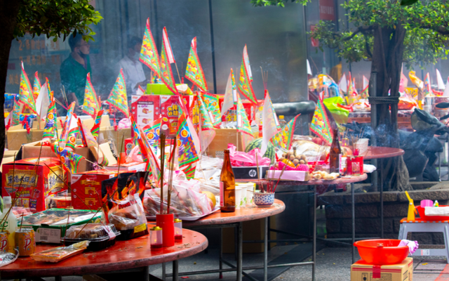 mam-cung-chay-ram-thang-7-am-lich-vuong-hau-mary-17569175306801896374850.png