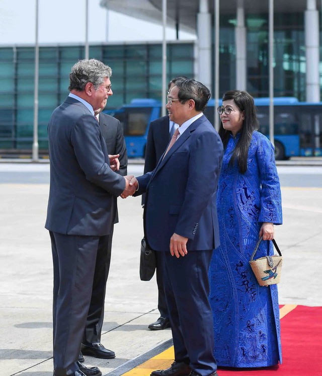 Cách chọn trang phục và túi xách tinh tế, "rất Việt Nam" của Phu nhân Thủ tướng Phạm Minh Chính- Ảnh 3. Cách chọn trang phục và túi xách tinh tế, "rất Việt Nam" của Phu nhân Thủ tướng Phạm Minh Chính- Ảnh 3.